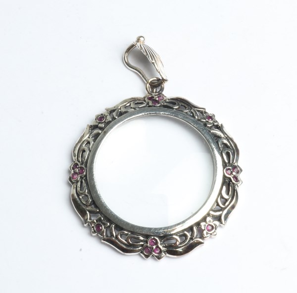 Lot 1073 - SILVER MAGNIFIER
