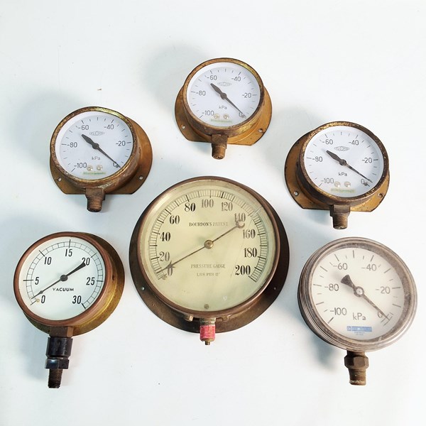 Lot 1433 - GAUGES