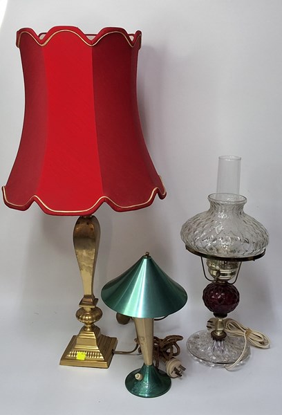 Lot 1325 - TABLE LAMPS