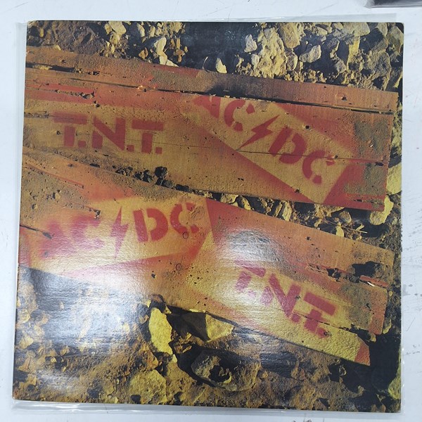 Lot 1279 - AC/DC VINYL RECORD