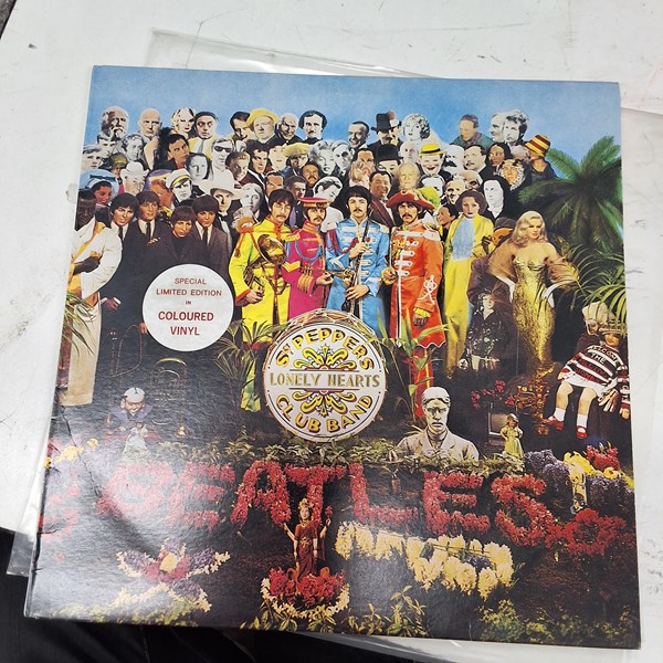 Lot 1267 - THE BEATLES VINYL RECORD