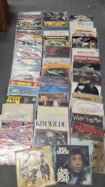 Lot 1222 - VINYL RECORDS