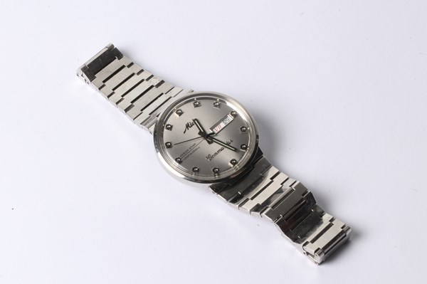 Lot 1049 - MIDO WRIST WATCH