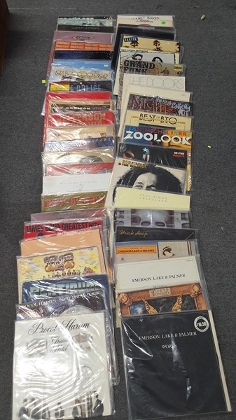 Lot 1224 - VINYL RECORDS
