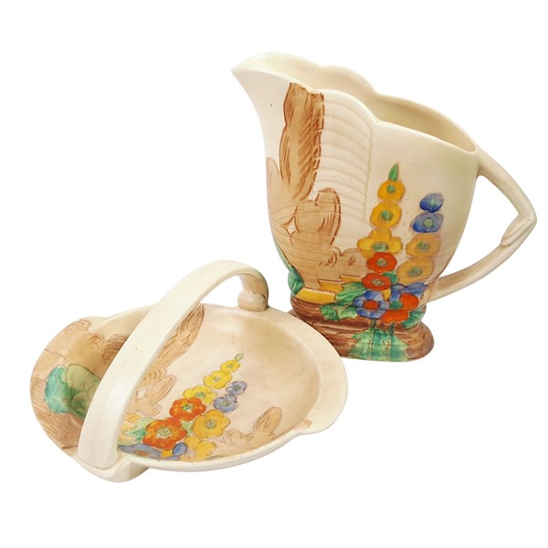 Lot 10 - BESWICK JUG & DISH