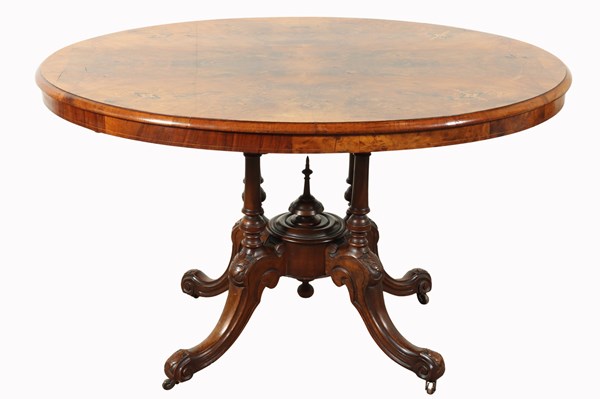 Lot 104 - SALON TABLE