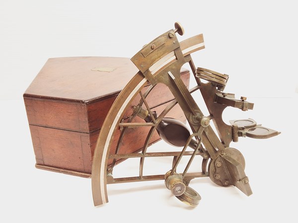 Lot 1191 - THOMAS DOWNIE SEXTANT