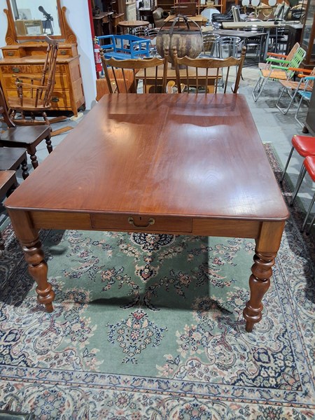 Lot 219 - DINING TABLE