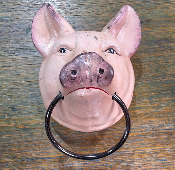 Lot 234 - HITCHING PIG