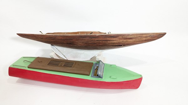 Lot 1360 - POND YACHTS