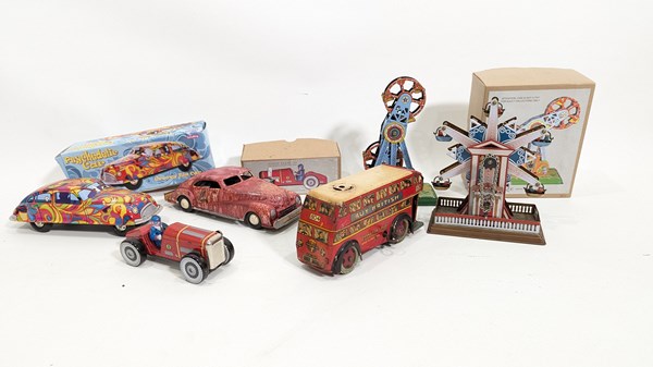 Lot 1266 - TIN TOYS