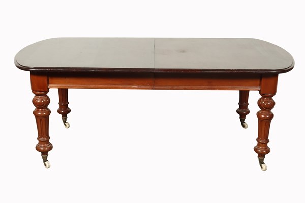 Lot 75 - EXTENSION DINING TABLE