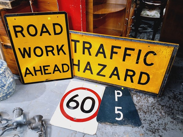 Lot 265 - ROAD SIGNS