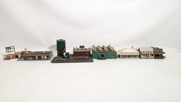 Lot 1339 - MODEL BUILDINGS