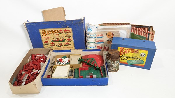 Lot 1283 - BUILDING KIT