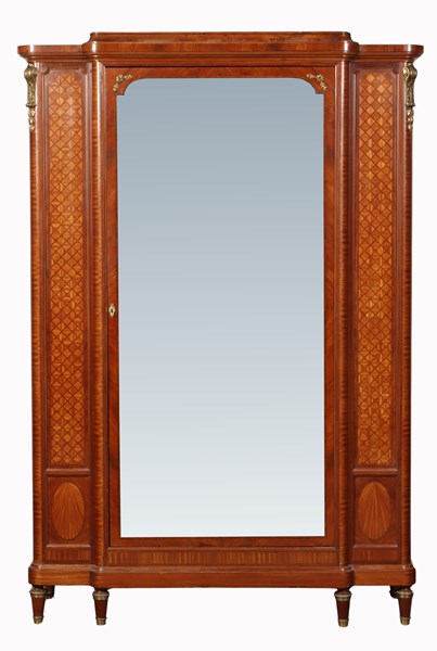 Lot 110 - ARMOIRE