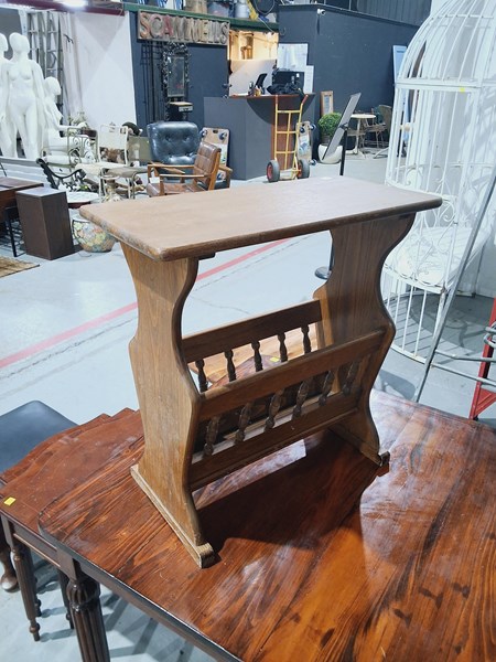 Lot 13 - PIANO STOOL