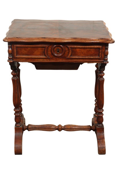 Lot 167 - SEWING WORK TABLE