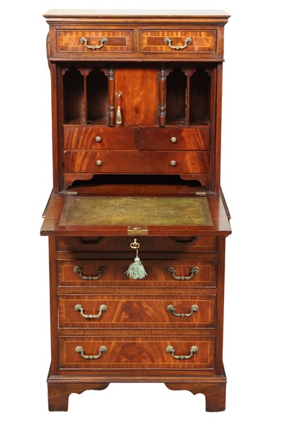 Lot 158 - MAHOGANY BUREAU