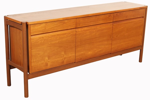 Lot 30 - FLERVILLA SIDEBOARD