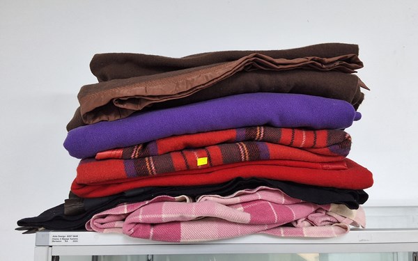 Lot 1389 - BLANKETS