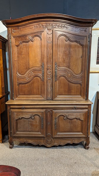 Lot 254 - OAK CABINET