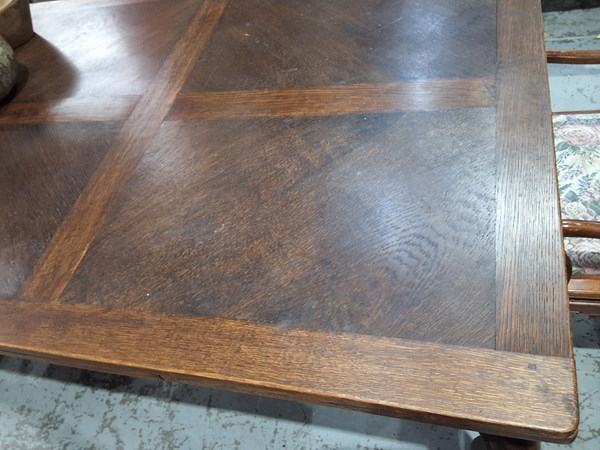 Lot 33 - DINING TABLE