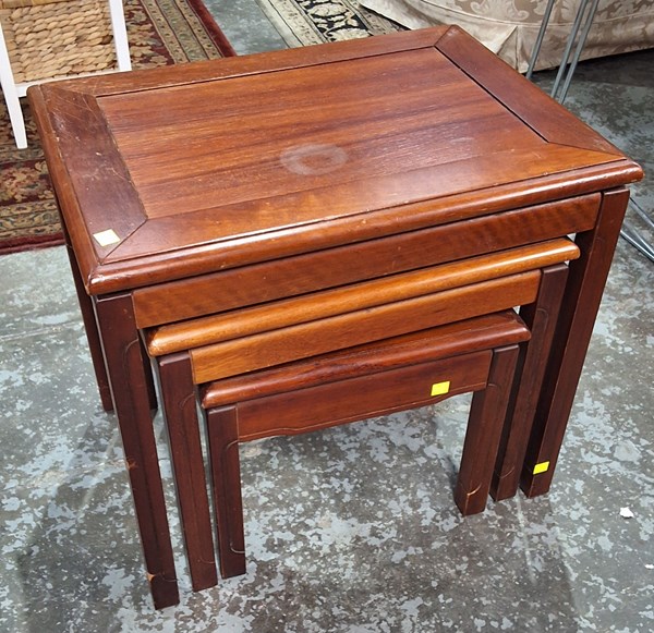 Lot 130 - NESTED TABLES