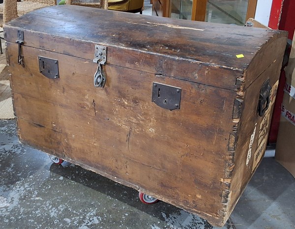 Lot 174 - TRUNK