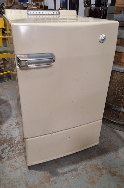Lot 207 - KEROSENE FRIDGE