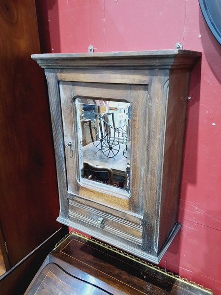 Lot 36 - WALL CABINET