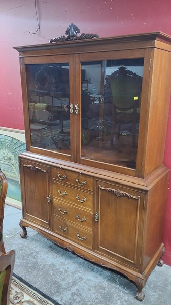 Lot 125 - DISPLAY CABINET