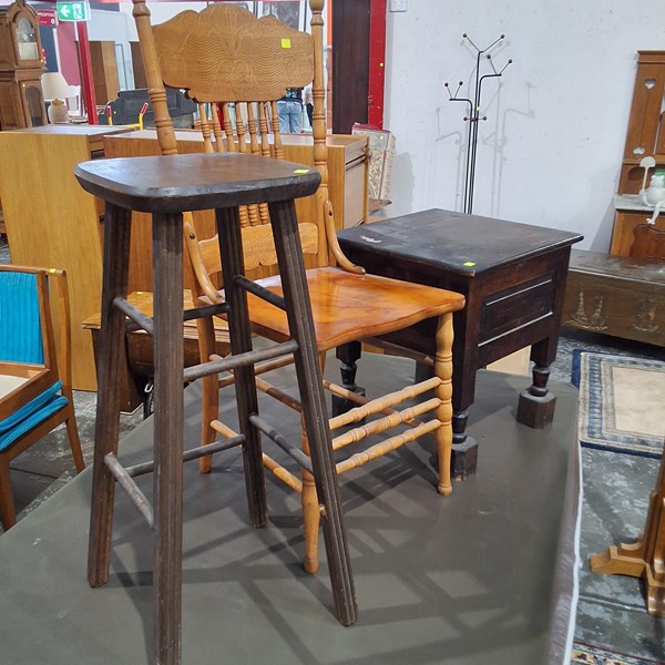 Lot 118 - FURNITURE LOT
