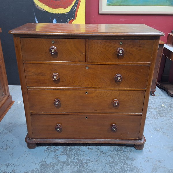 Lot 239 - CHEST OF DRAWERS