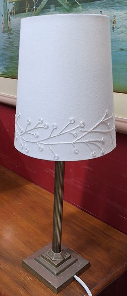 Lot 46 - TABLE LAMP