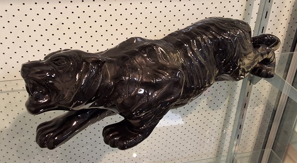 Lot 1151 - TIGER FIGURE