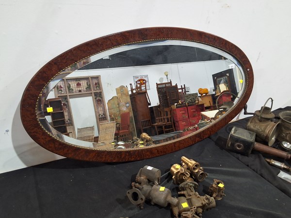 Lot 281 - WALL MIRROR