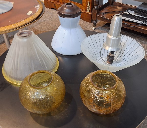 Lot 193 - VINTAGE LIGHTING LOT