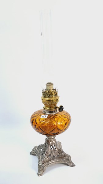 Lot 1467 - KEROSENE LAMP