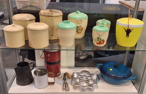 Lot 1331 - KITCHENALIA