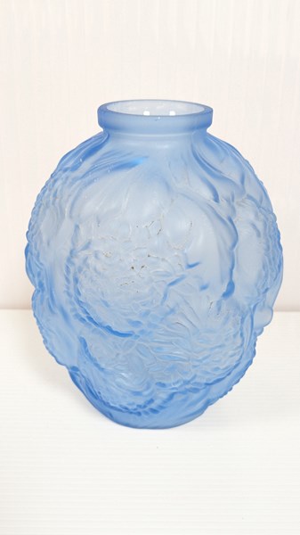 Lot 1166 - GLASS VASE