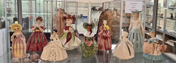 Lot 1128 - NAPKIN DOLLS