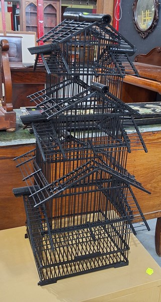 Lot 232 - BIRD CAGE