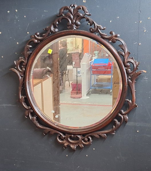Lot 248 - WALL MIRROR