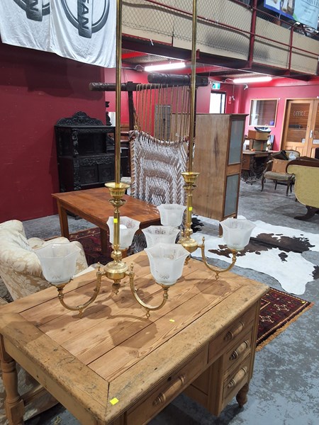 Lot 88 - LIGHT FITTINGS