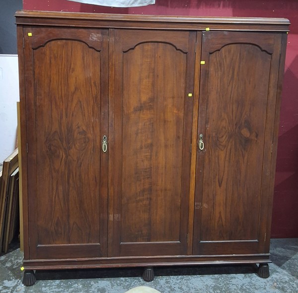 Lot 74 - WARDROBE