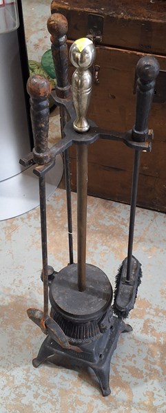 Lot 173 - FIRE POKERS