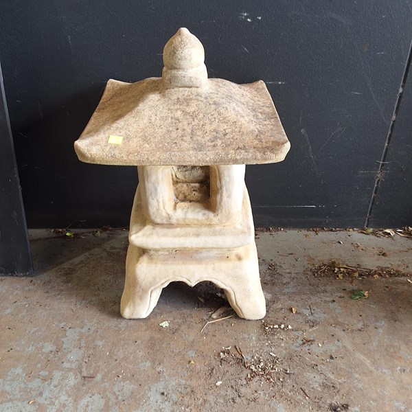 Lot 275 - GARDEN ORNAMENT