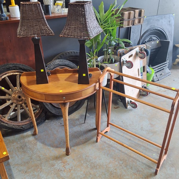 Lot 208 - FURNITURE LOT