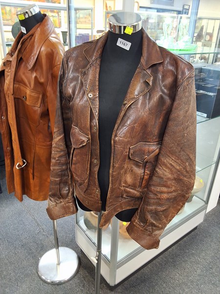 Lot 1167 - LEATHER JACKET